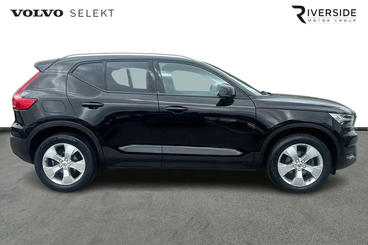 2021-volvo-xc40-15-t3-momentum-161bhp-big-3