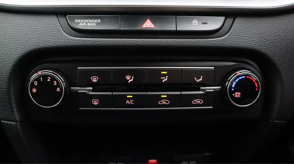 2022-kia-xceed-10-t-gdi-2-big-12
