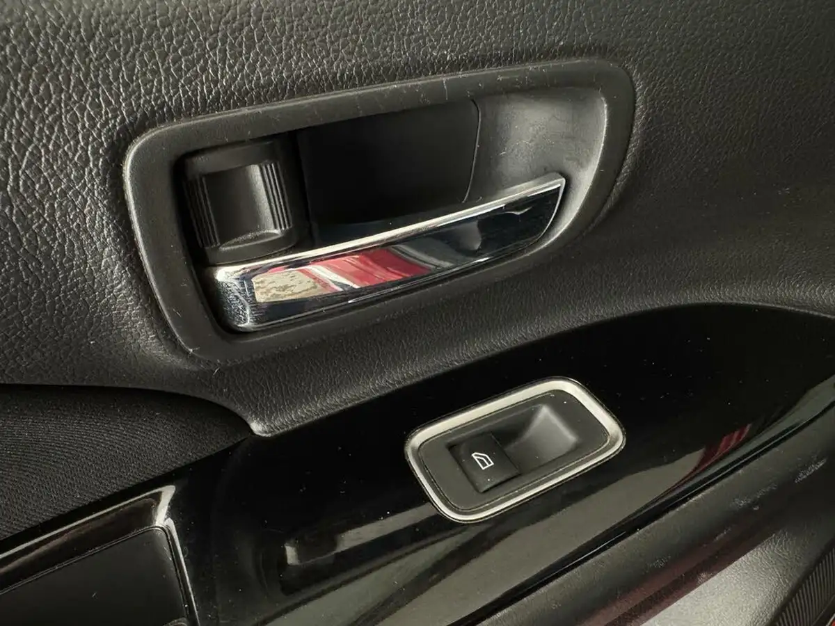 2020-mitsubishi-outlander-24-design-phev-big-33