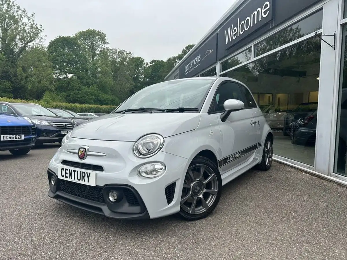 2019-abarth-595-14-tjet-big-0