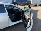 2016-toyota-auris-small-24