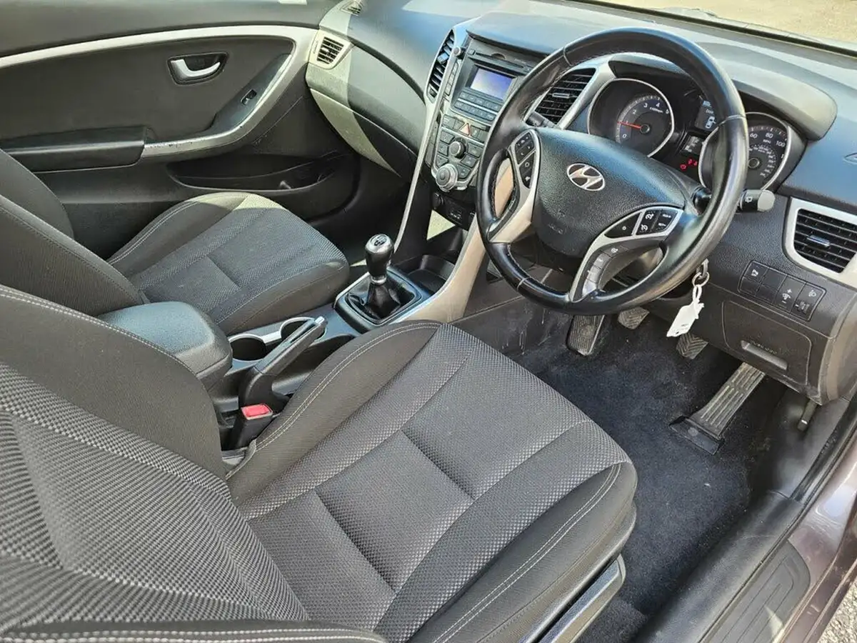 2015-hyundai-i30-14-active-3d-big-8