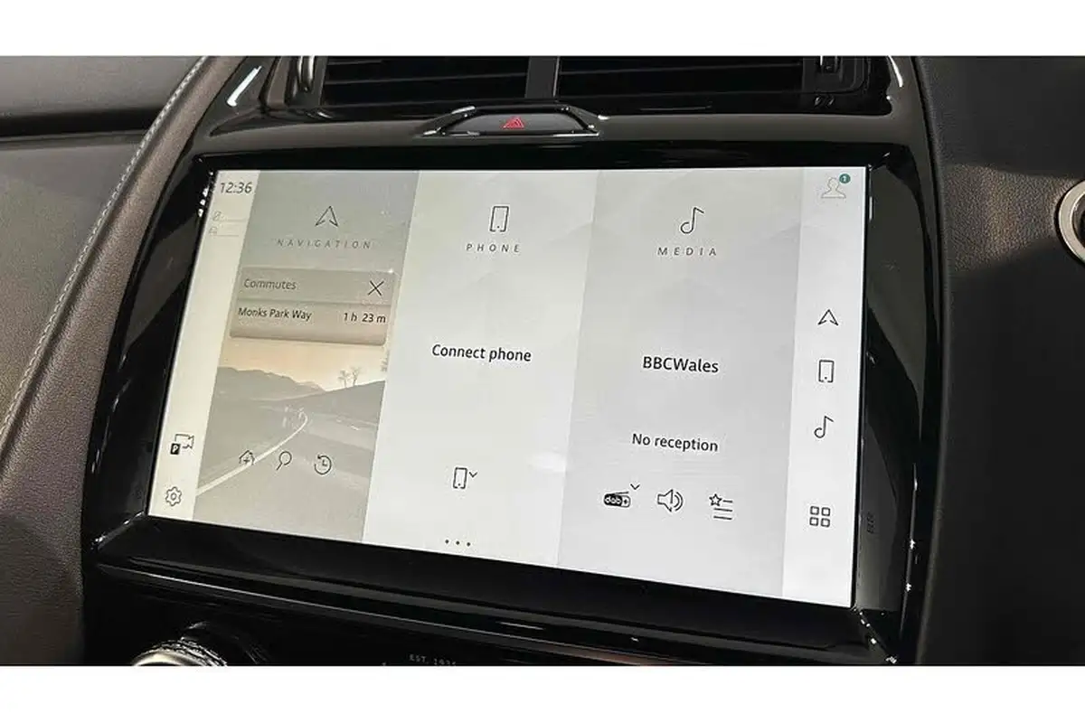 2023-jaguar-e-pace-15-p300e-r-dynamic-black-big-48