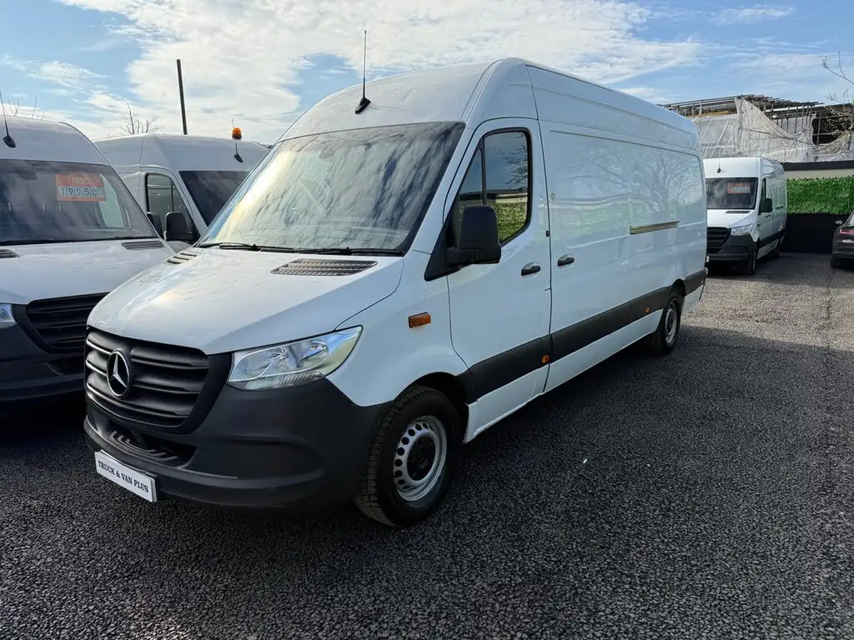 2018-mercedes-benz-sprinter-21cdi-311-l2h1-panel-van-rwd-eco-gear-360-big-8