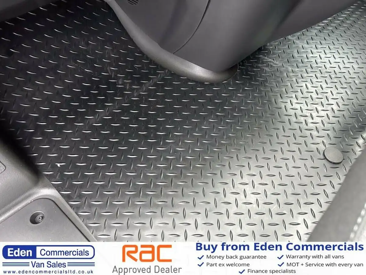 2024-renault-trafic-20dci-ll30-130-advance-panel-big-35