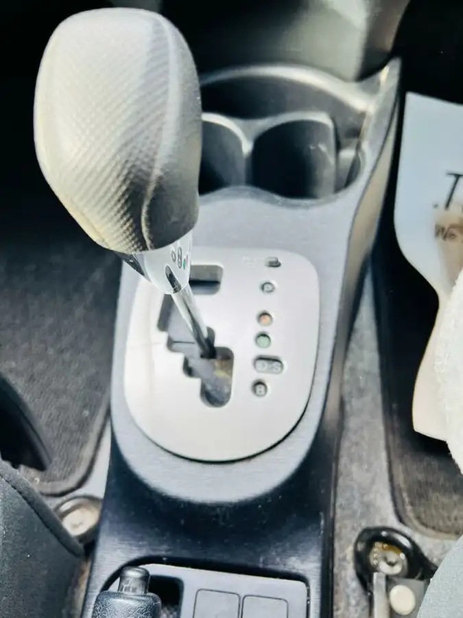 2012-toyota-yaris-133-tr-5d-m-drive-s-big-23