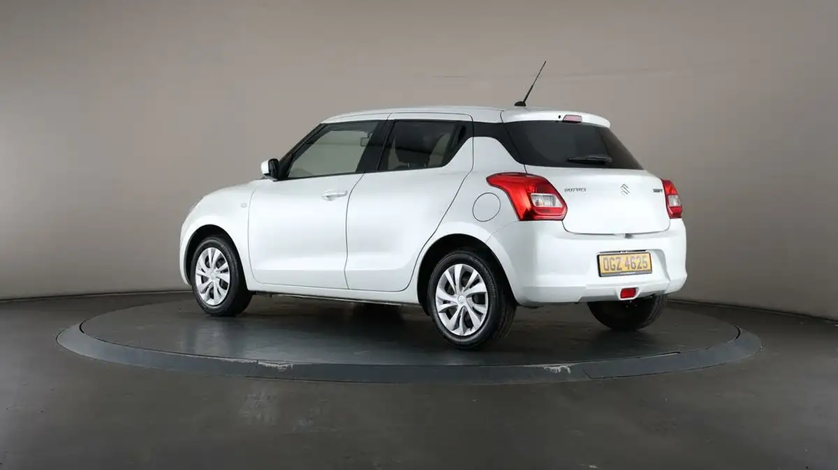 2019-suzuki-swift-12-dualjet-attitude-big-71