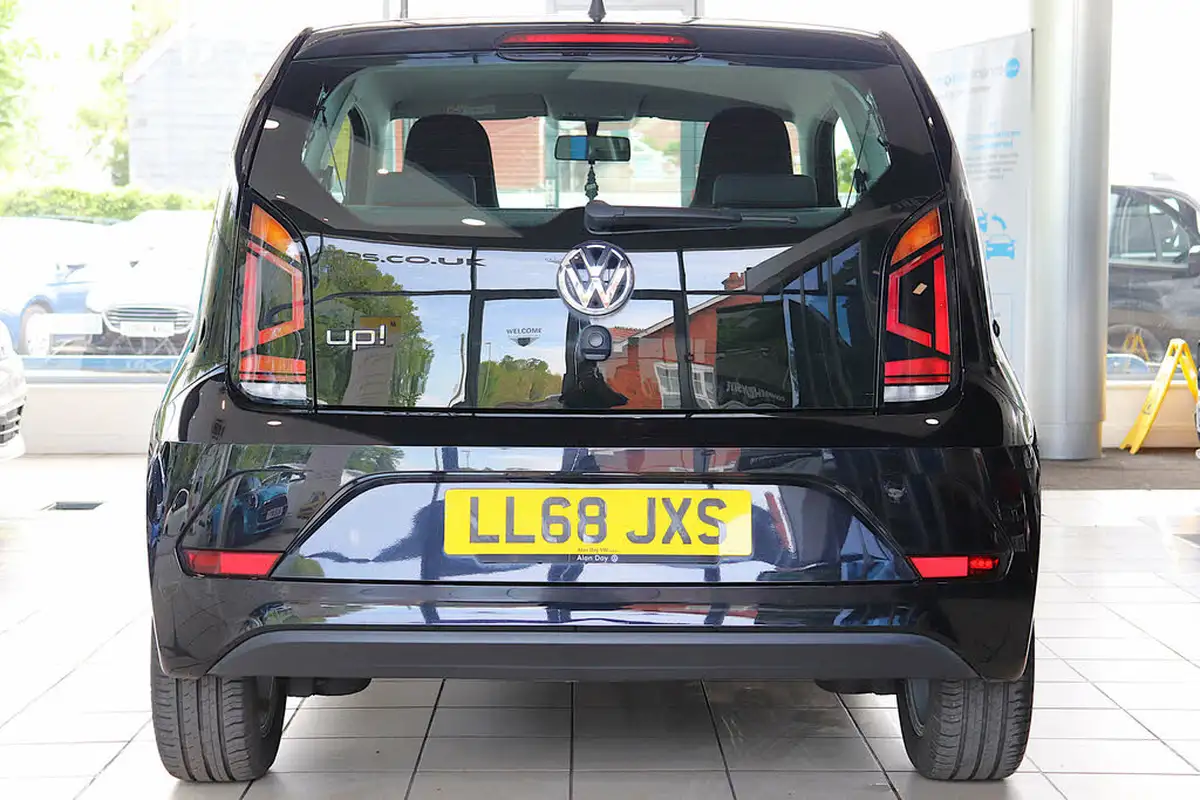 2018-volkswagen-up-10-move-up-ss-3d-big-6