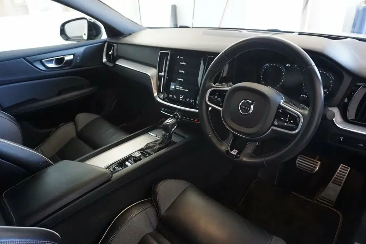 2019-volvo-s60-20-t5-r-design-plus-big-15