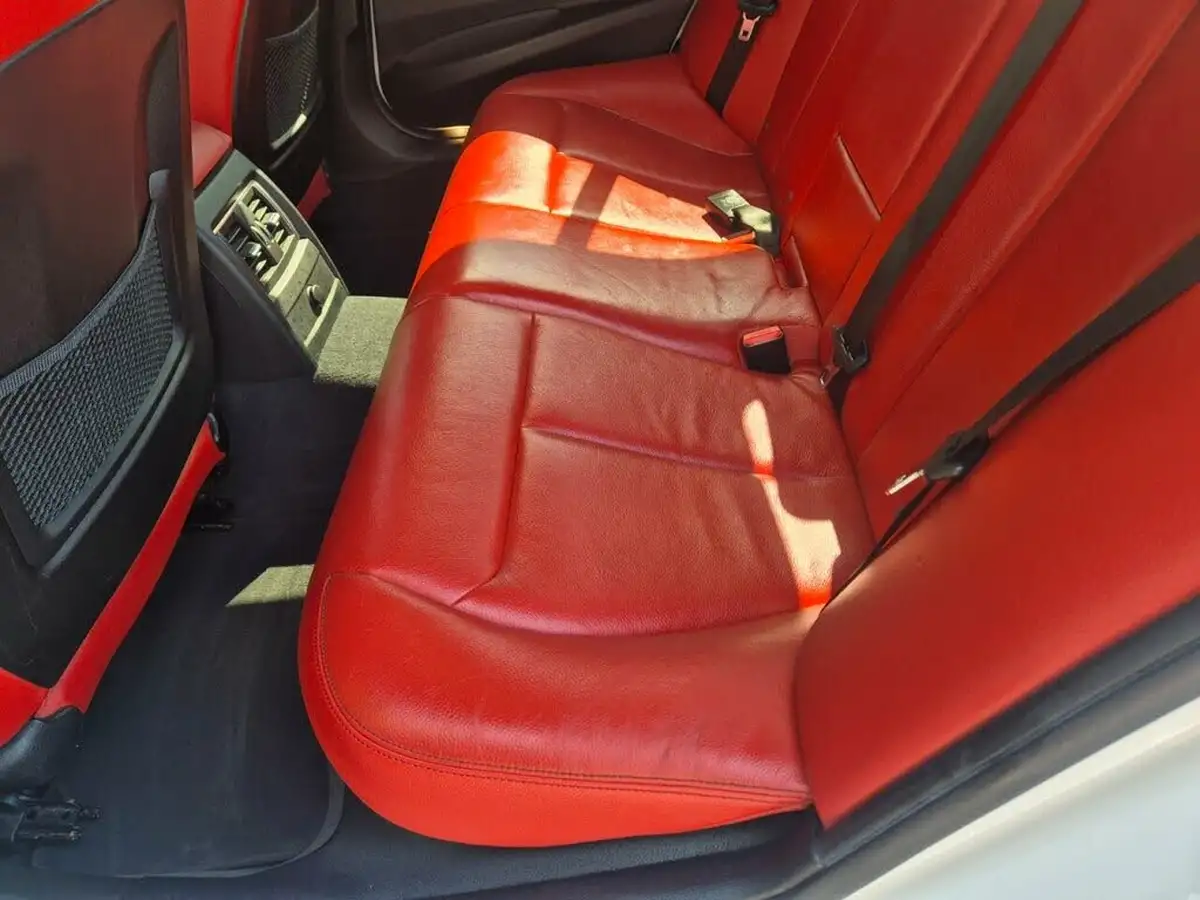 2018-bmw-3-series-20-320i-m-sport-shadow-edition-saloon-4d-auto-big-21