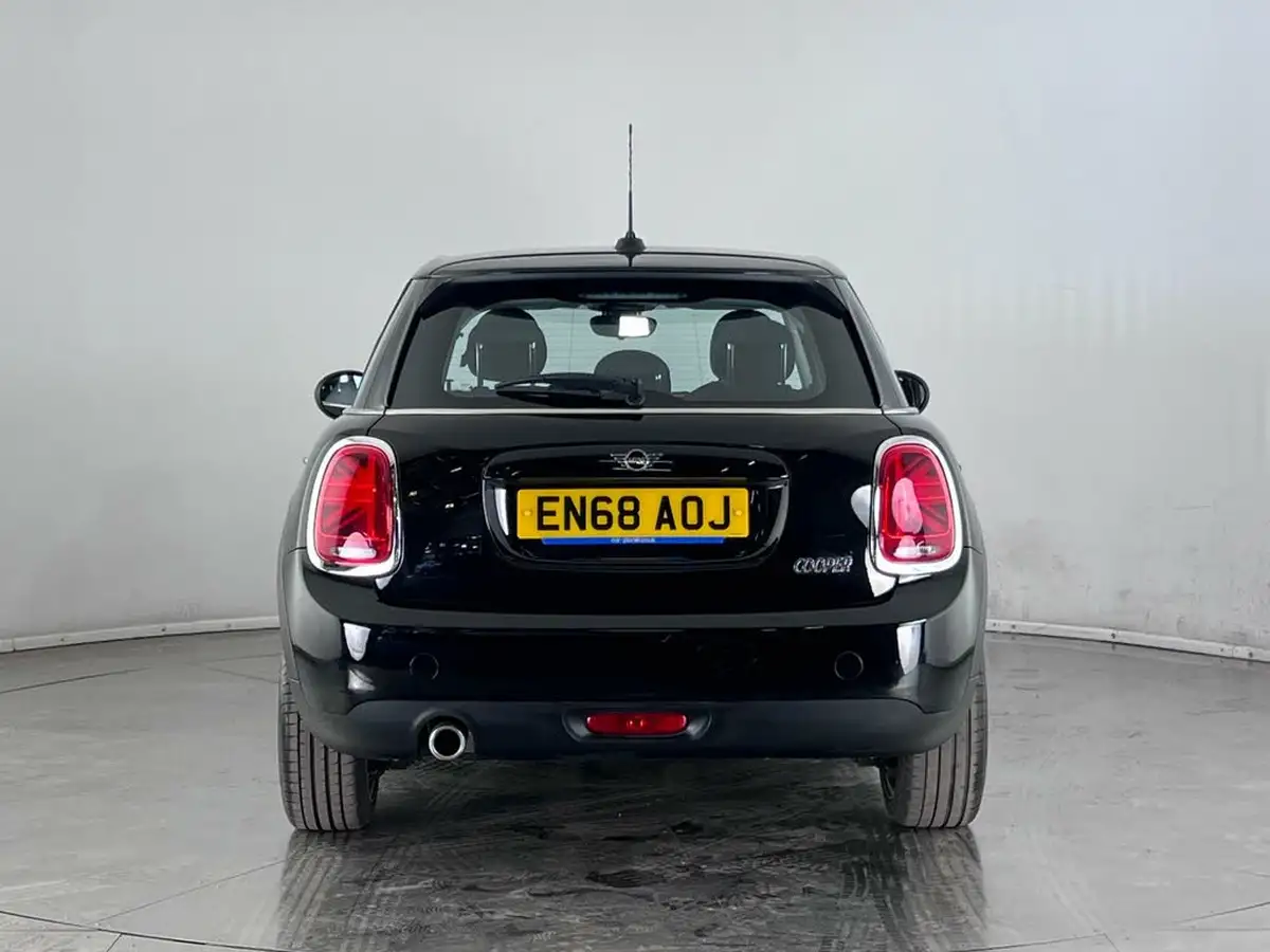 2018-mini-cooper-15-cooper-classic-ss-hatchback-5d-auto-big-5
