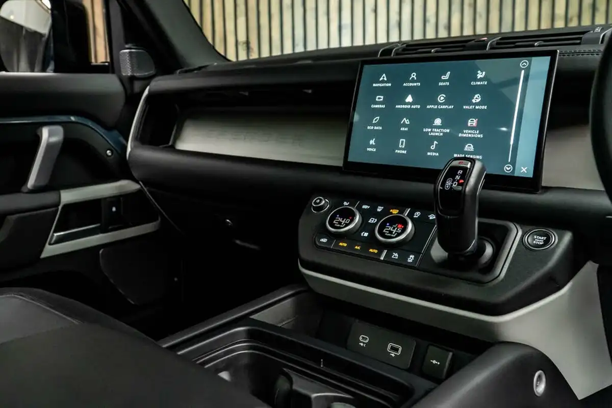2023-land-rover-90-defender-30-d250-x-dynamic-hse-big-24