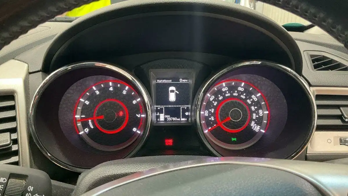 2015-kgm-ssangyong-tivoli-16-elx-big-6