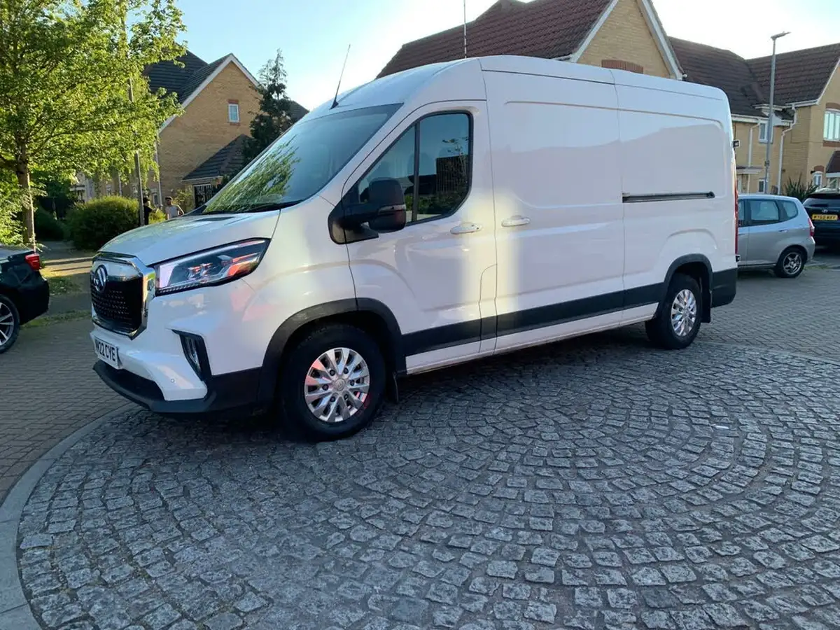2022-maxus-e-deliver-9-e-lh-515kwh-big-67