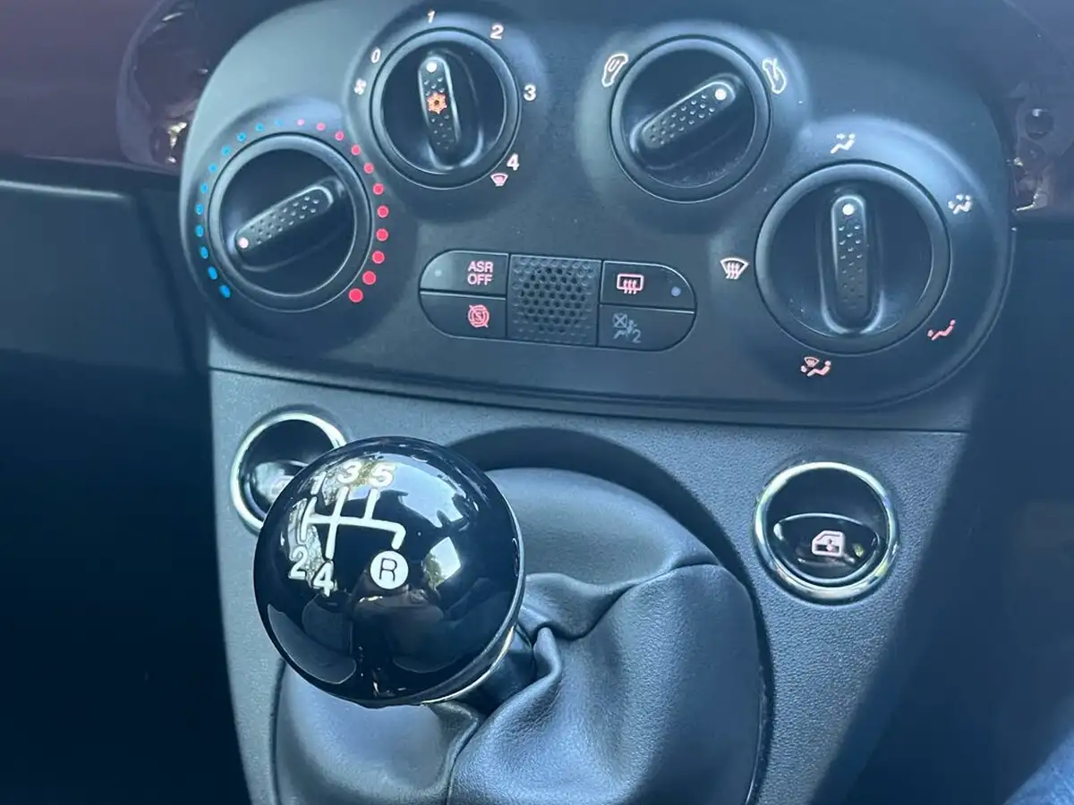 2020-fiat-500-12-lounge-big-3