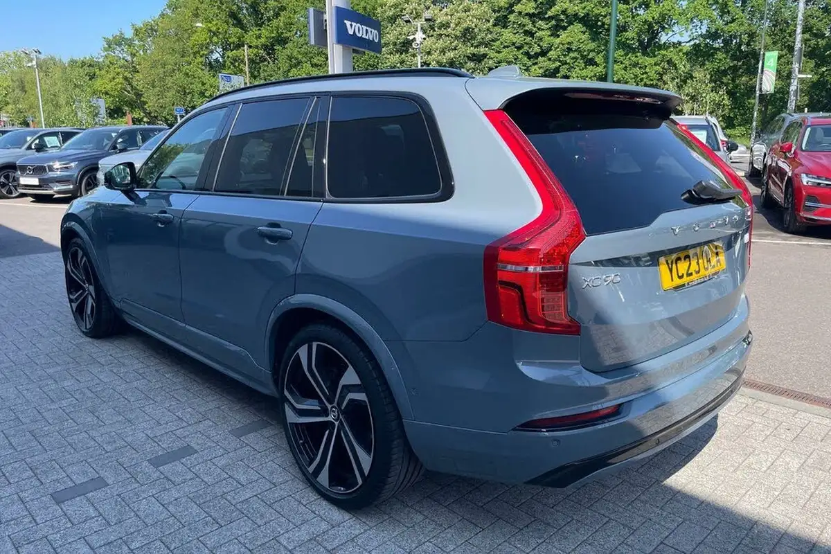 2023-volvo-xc90-20-t8-ultimate-dark-big-10