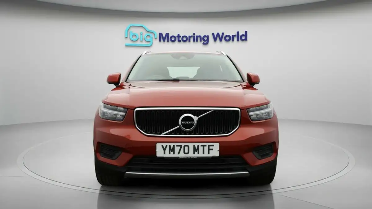 2020-volvo-xc40-20td-d3-momentum-geartronic-big-1