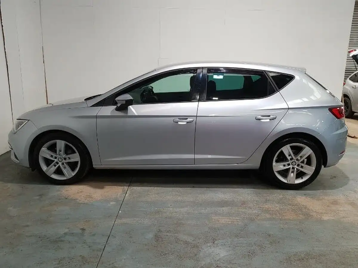 2019-seat-leon-20tdi-fr-hatchback-big-3