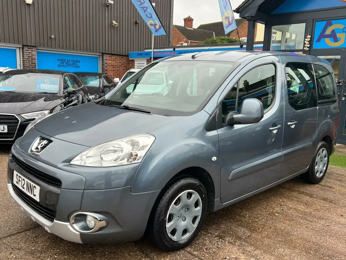 2012-peugeot-partner-16td-tepee-s-92-big-19