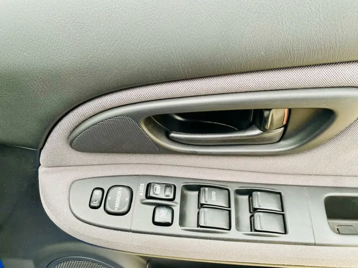 2006-subaru-impreza-20-r-sport-saloon-4d-big-12