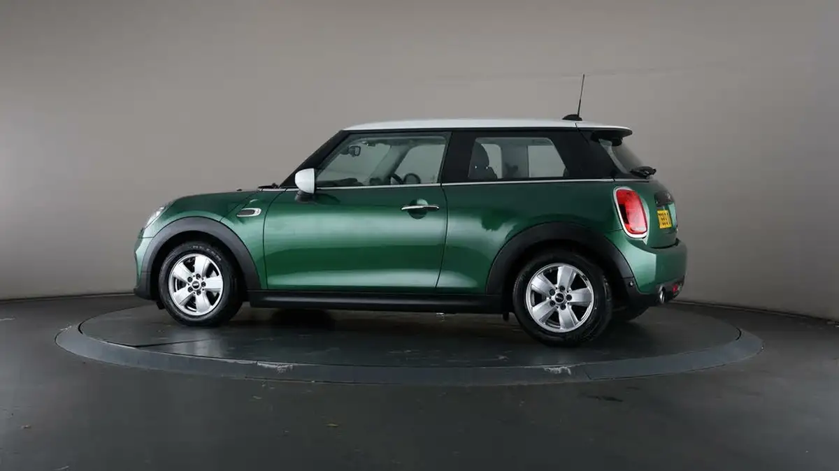 2019-mini-cooper-15-cooper-classic-hatchback-3d-big-68