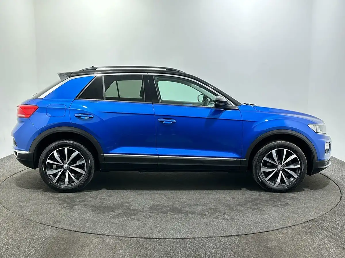 2020-volkswagen-t-roc-10-tsi-design-115ps-hatchback-5d-big-8