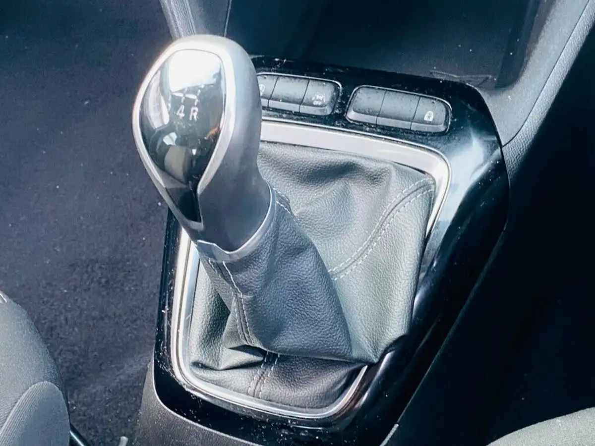 2020-vauxhall-corsa-12i-se-big-24