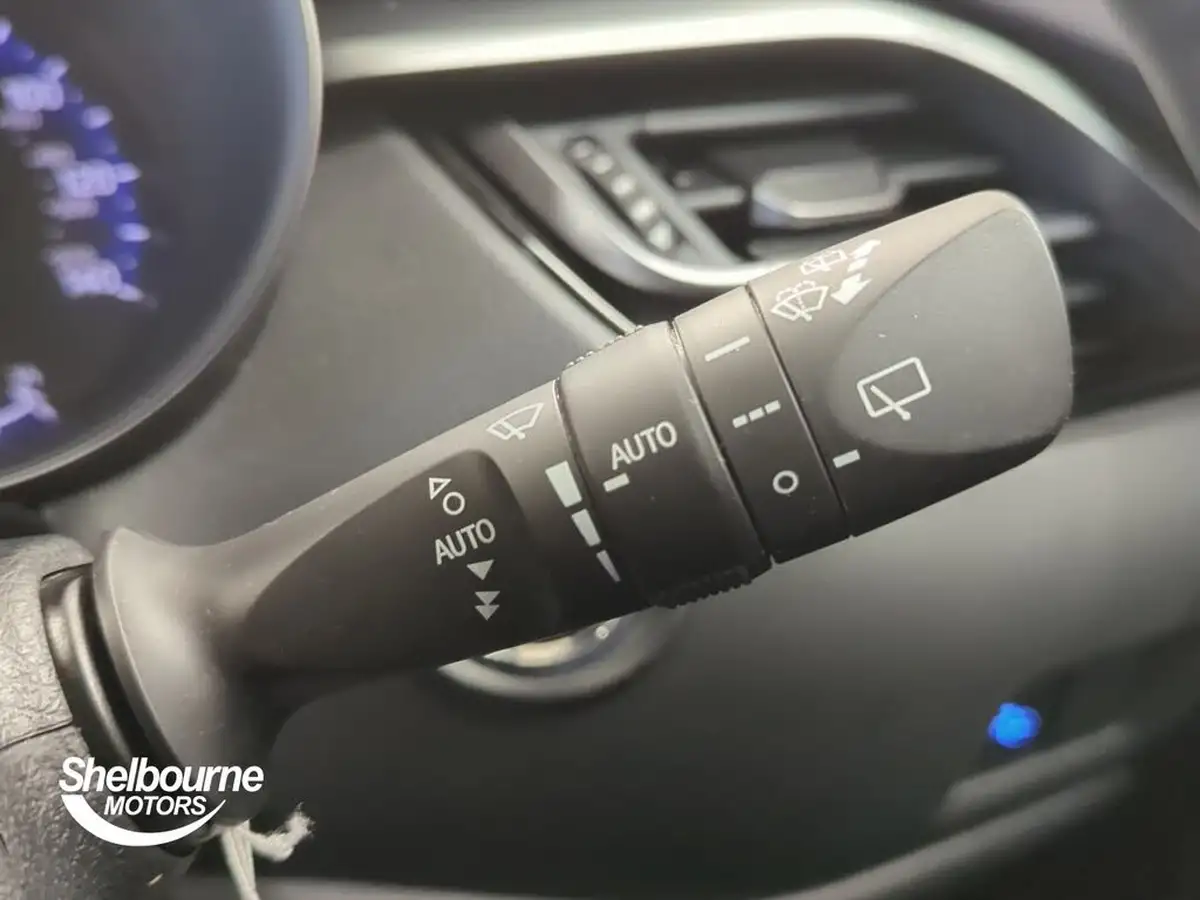 2023-toyota-c-hr-18-vvt-i-gr-sport-big-25