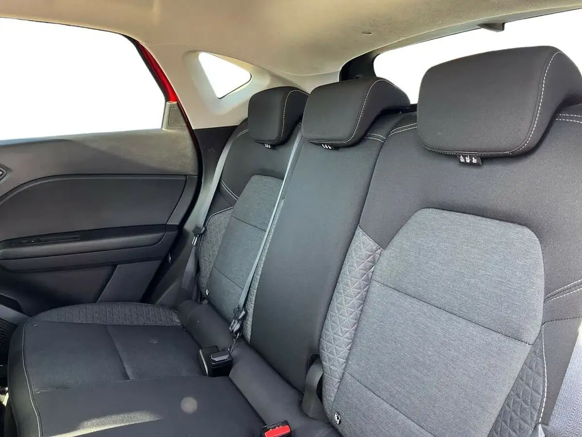 2022-renault-captur-13-tce-iconic-edition-big-10