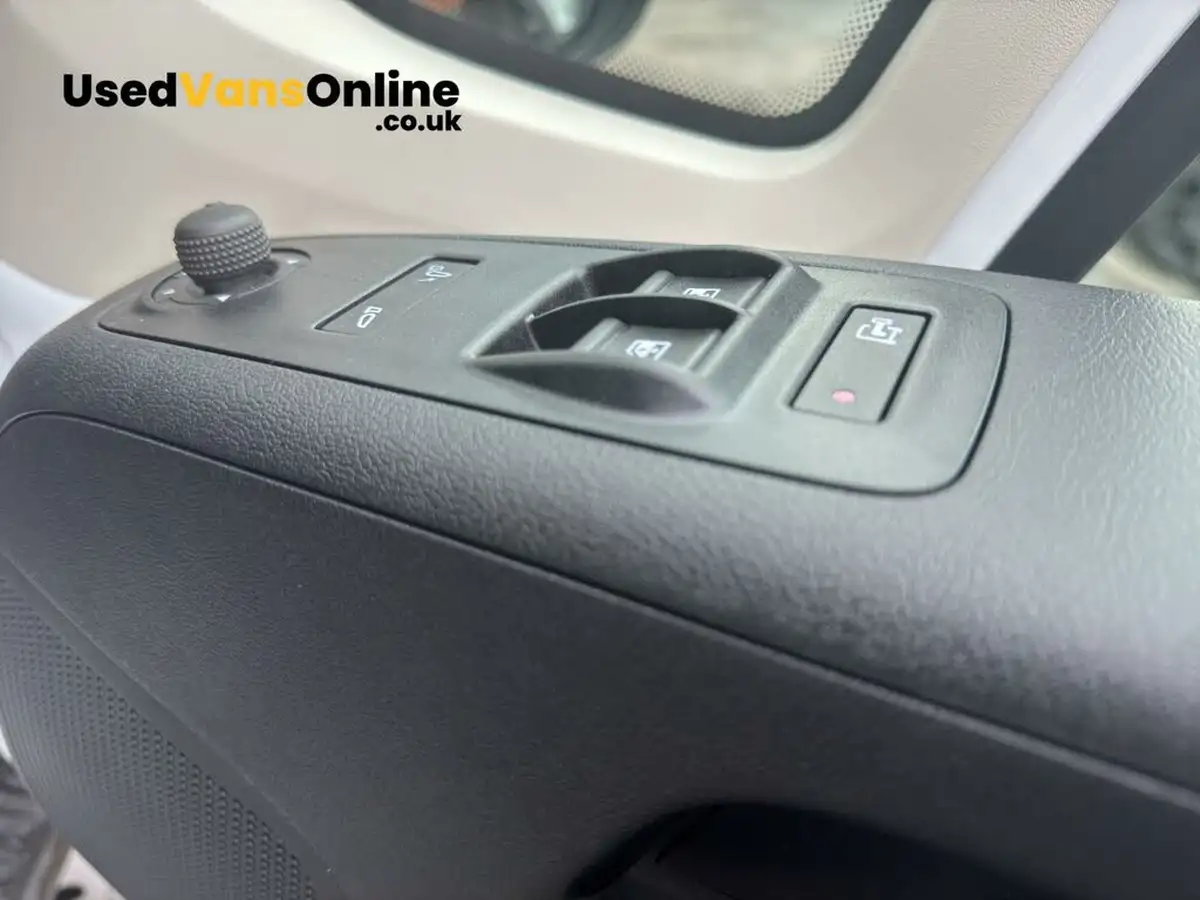 2024-citroen-relay-22bluehdi-35-l3h2-enterprise-edition-panel-big-11