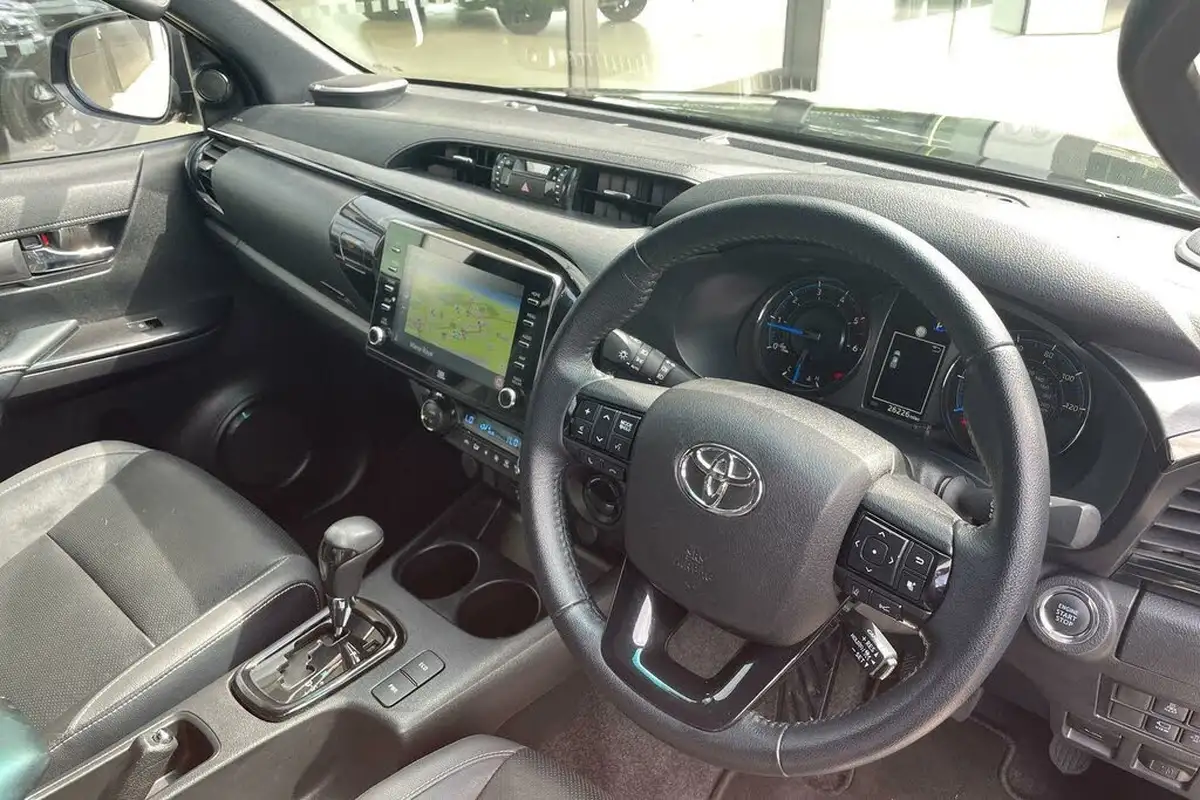 2022-toyota-hi-lux-28d-4d-invincible-x-204hpeu6d-2755cc-auto-big-37