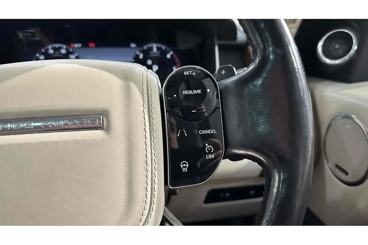 2019-land-rover-range-rover-30-sd-v6-vogue-big-48
