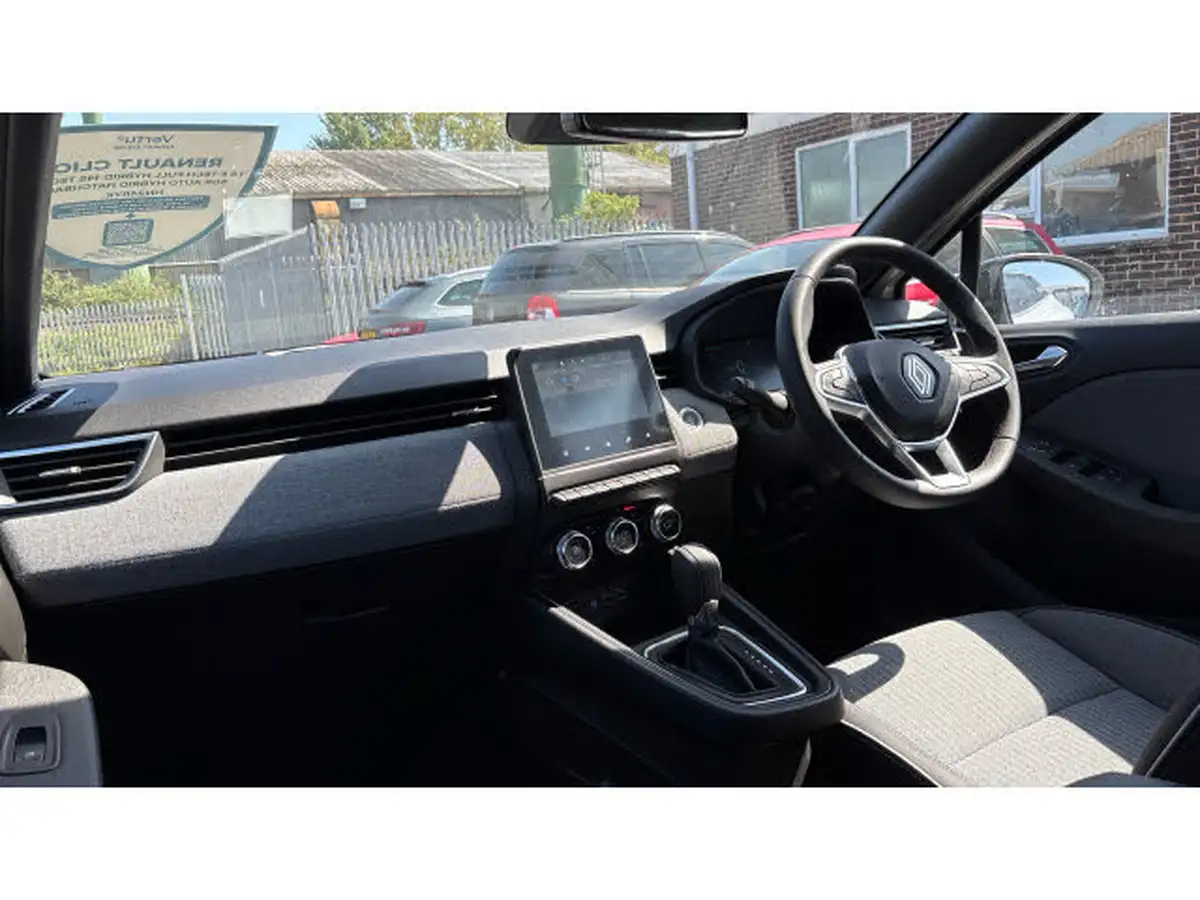 2024-renault-clio-16-techno-big-8