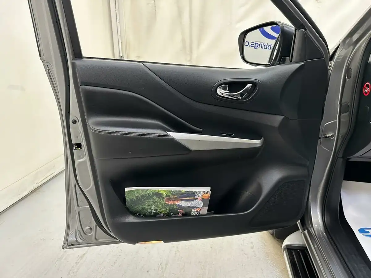 2019-nissan-navara-23dci-tt-tekna-8-navileather-auto-big-30