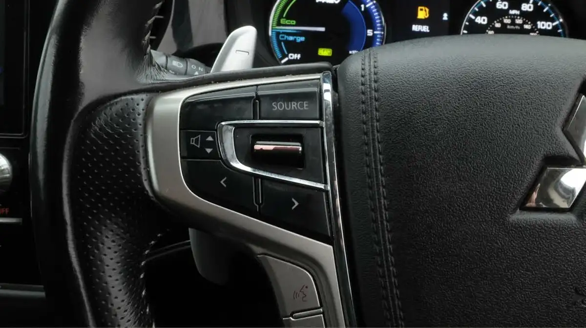 2020-mitsubishi-outlander-24-design-phev-big-22