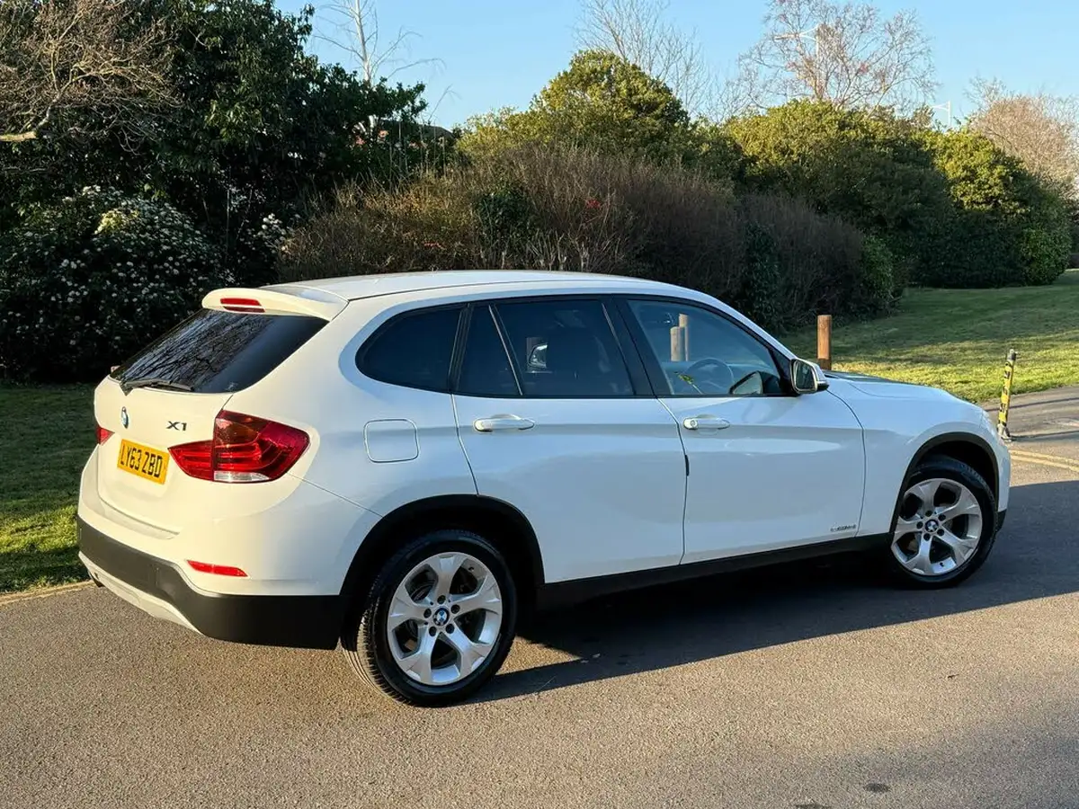 2013-bmw-x1-big-16