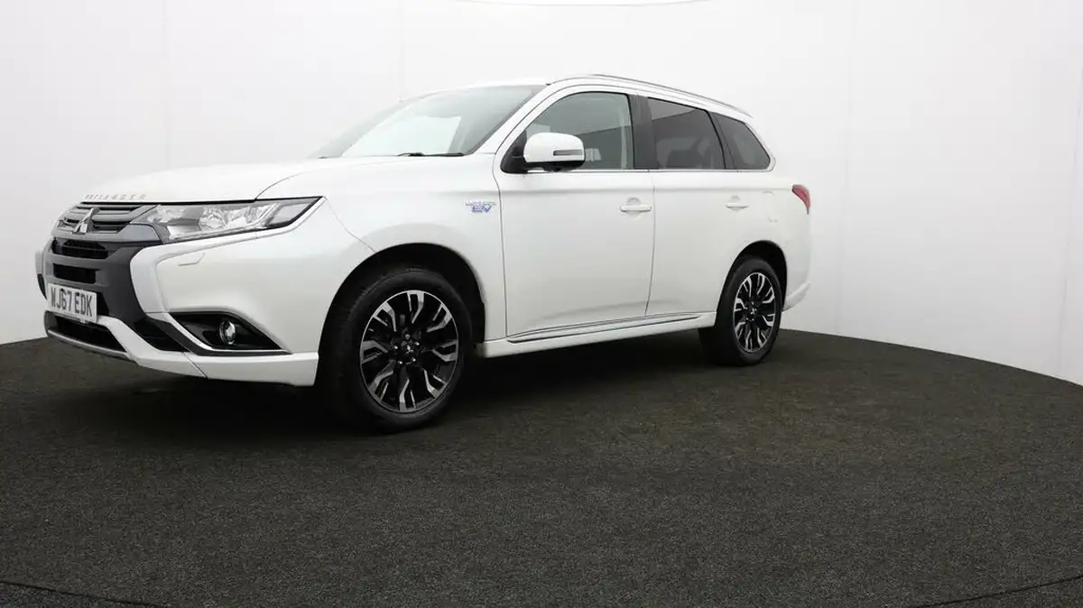 2017-mitsubishi-outlander-20-4h-phev-big-60