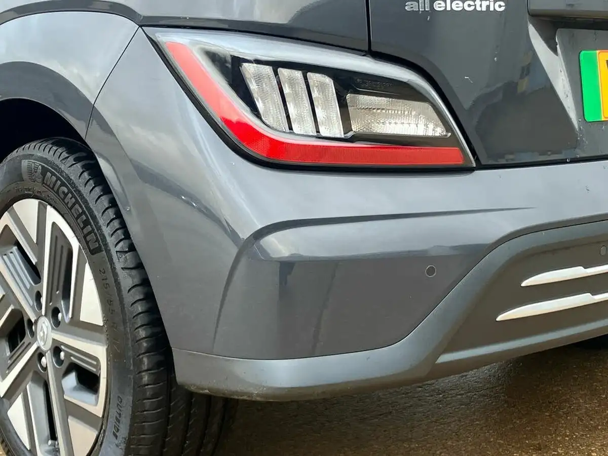 2023-hyundai-kona-e-premium-136ps-39kwh-big-57