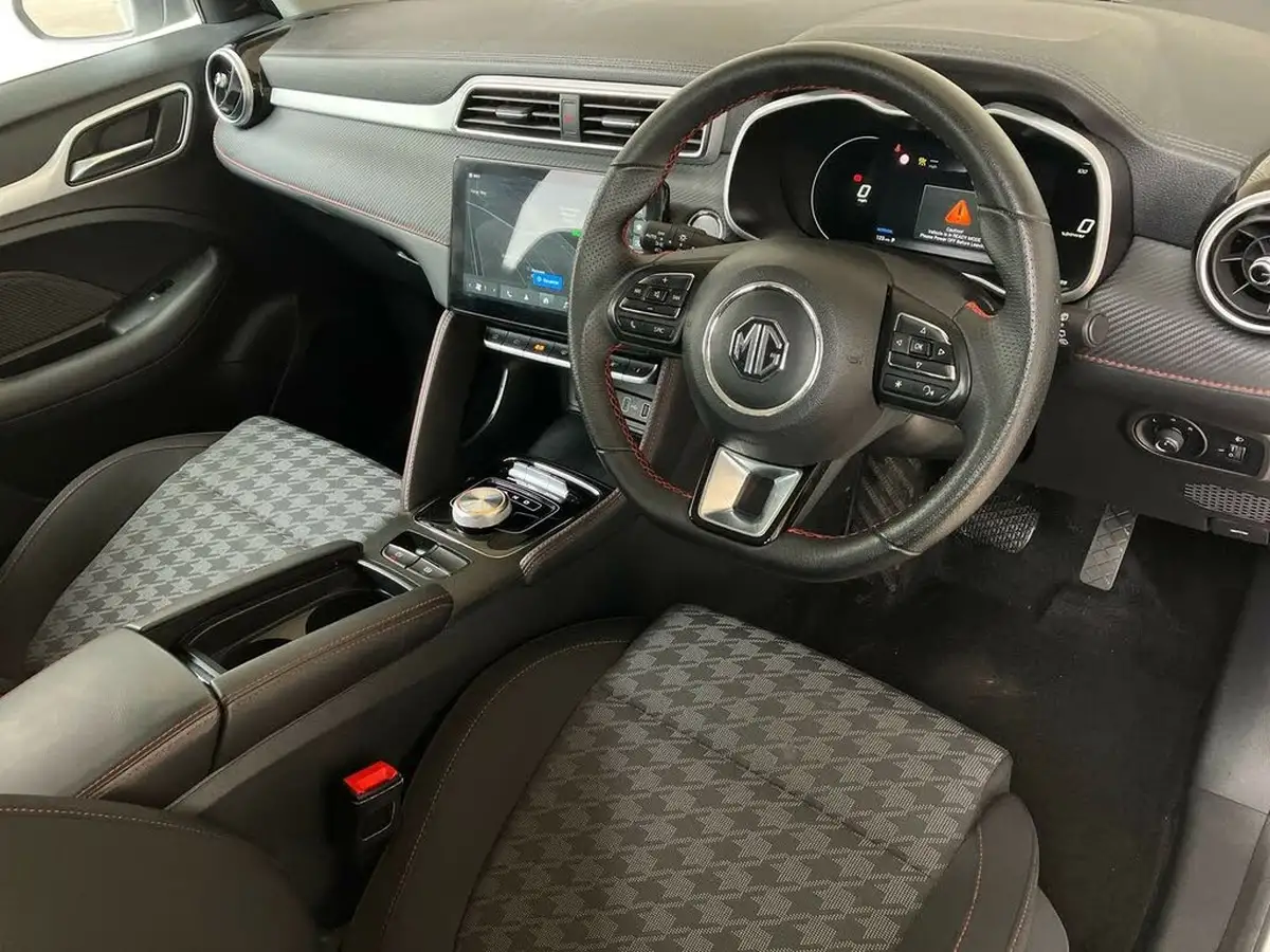 2023-mg-zs-suv-e-se-ev-176ps-big-8
