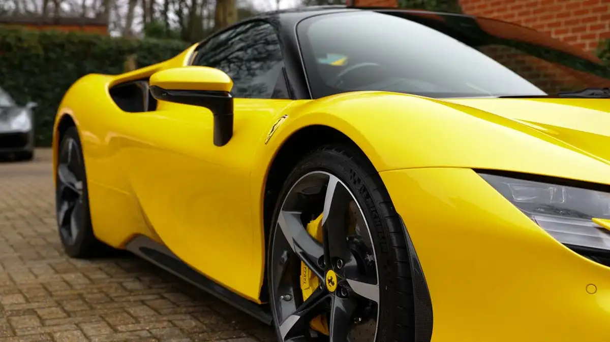 2021-ferrari-sf90-stradale-big-24