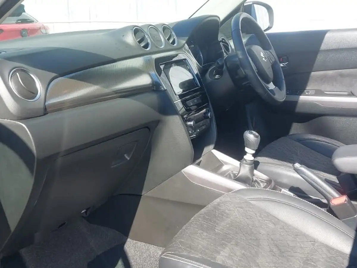 2023-suzuki-vitara-14-boosterjet-sz5-big-4
