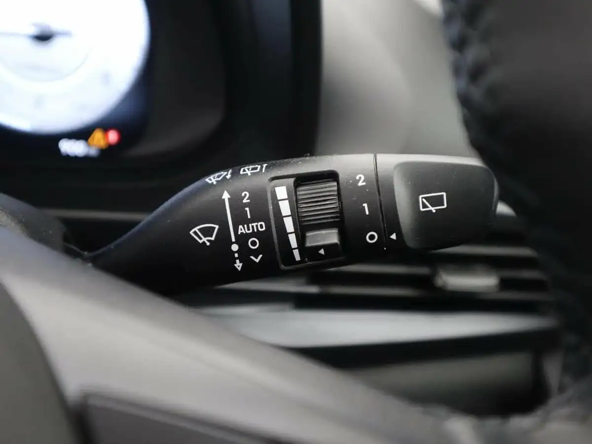 2024-hyundai-i20-10-t-gdi-ultimate-big-33