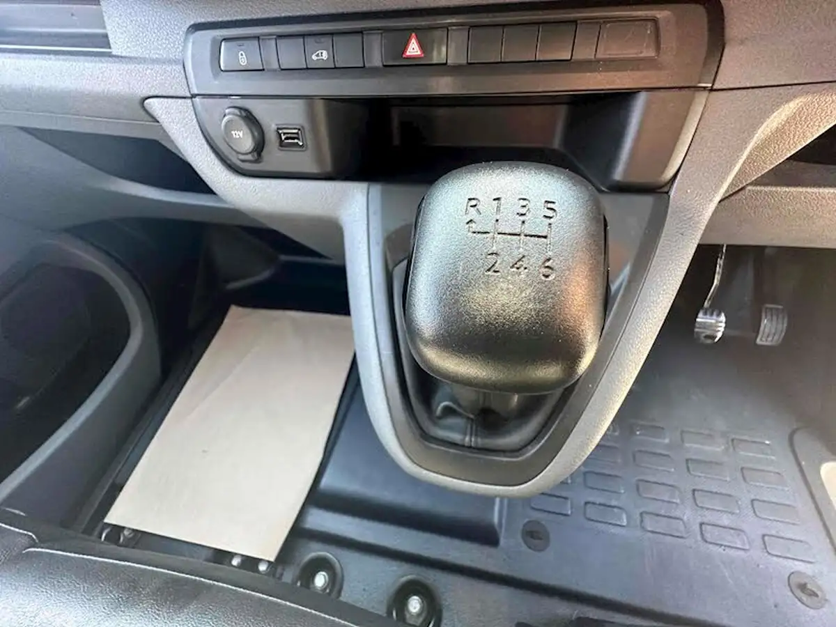 2020-citroen-dispatch-15bluehdi-enterprise-xl-1000-100pseu6dt-e-big-40