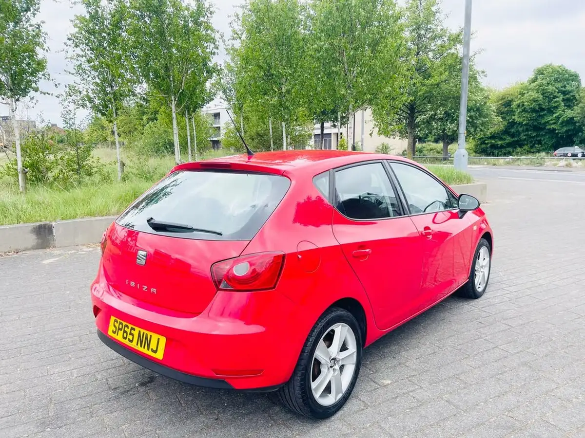 2015-seat-ibiza-14-toca-hatchback-5d-big-7