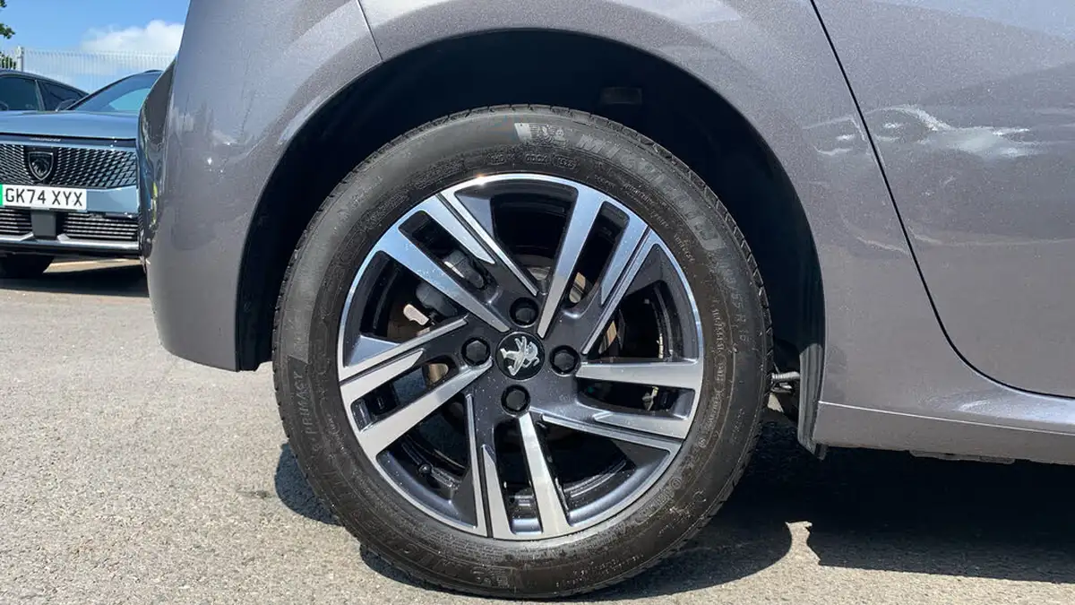 2023-peugeot-208-12-puretech-allure-premium-100ps-big-15