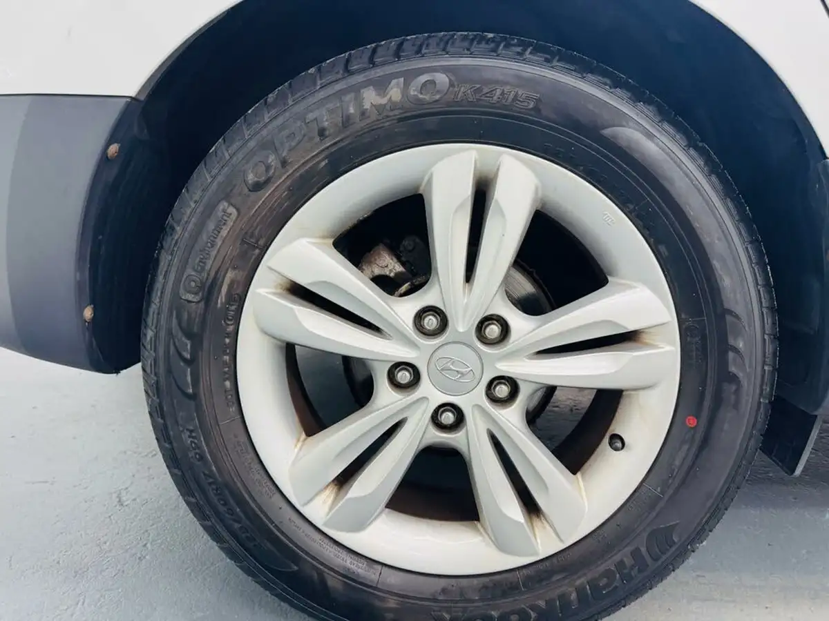 2011-hyundai-ix35-17td-style-big-17