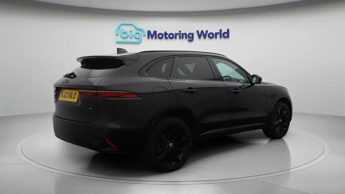 2022-jaguar-f-pace-20-p250-r-dynamic-black-big-7
