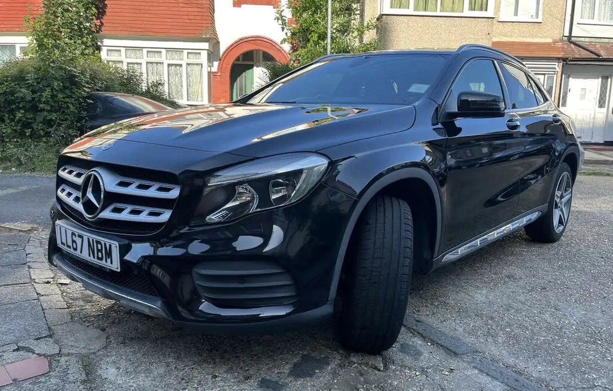 2017-mercedes-benz-gla-class-21d-gla-200d-amg-line-ss-big-2