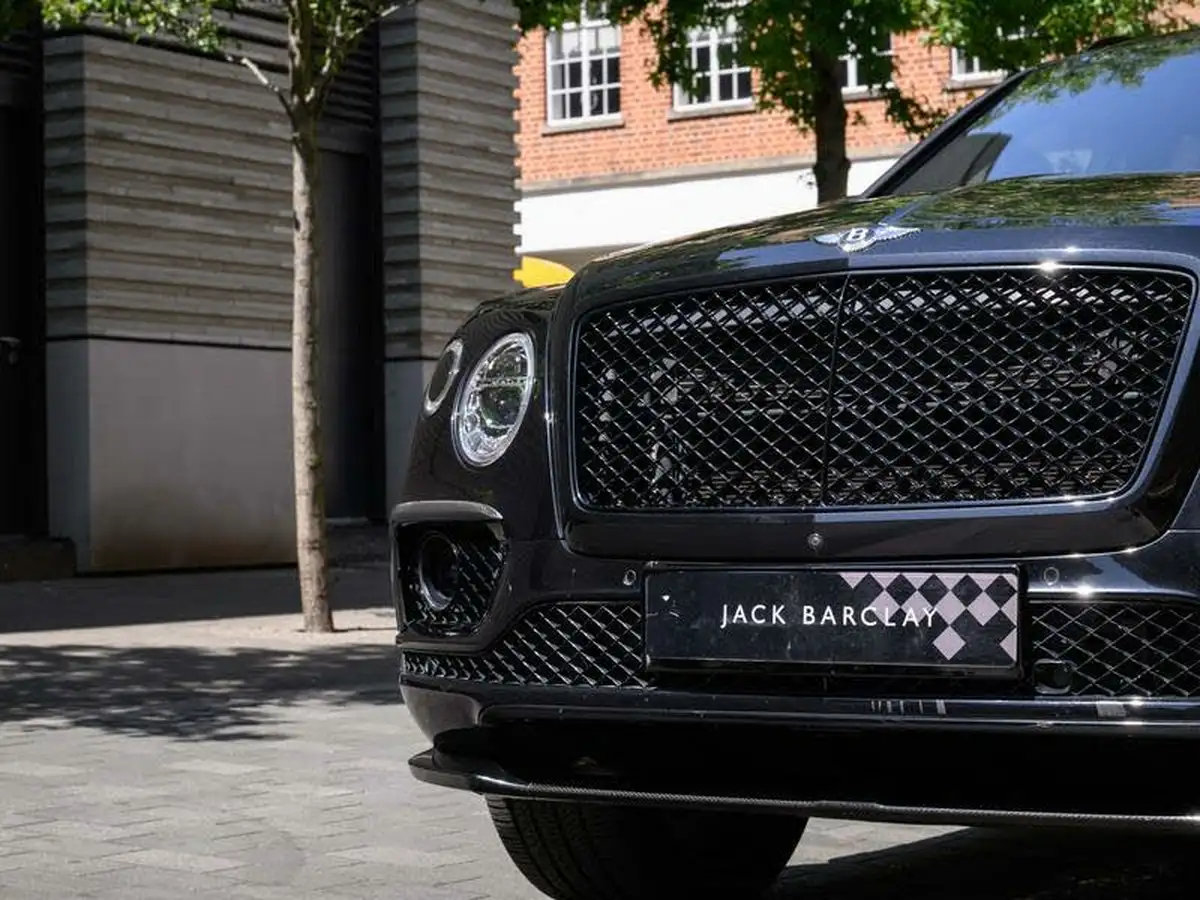 2016-bentley-bentayga-60-w12-big-28