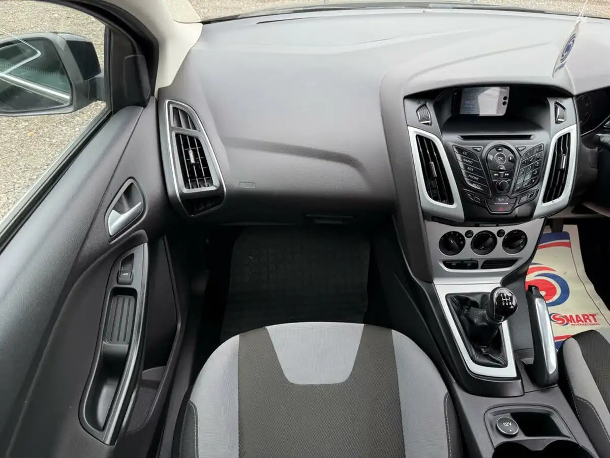 2012-ford-focus-16-zetec-ti-vct-125ps-hatchback-big-23